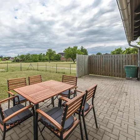 Wiesenquartier - Eingezaeuntes Grundstueck Und Platz Fuer 10 Personen 펜션 Penkow