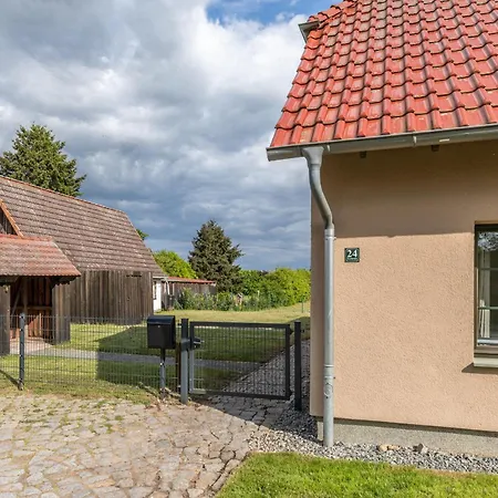 펜션 Wiesenquartier - Eingezaeuntes Grundstueck Und Platz Fuer 10 Personen Penkow