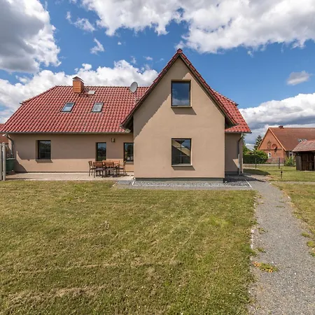 Wiesenquartier - Eingezaeuntes Grundstueck Und Platz Fuer 10 Personen *