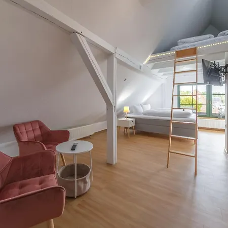 펜션 Wiesenquartier - Eingezaeuntes Grundstueck Und Platz Fuer 10 Personen *