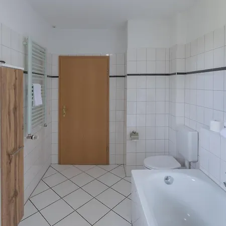 Wiesenquartier - Eingezaeuntes Grundstueck Und Platz Fuer 10 Personen * Penkow