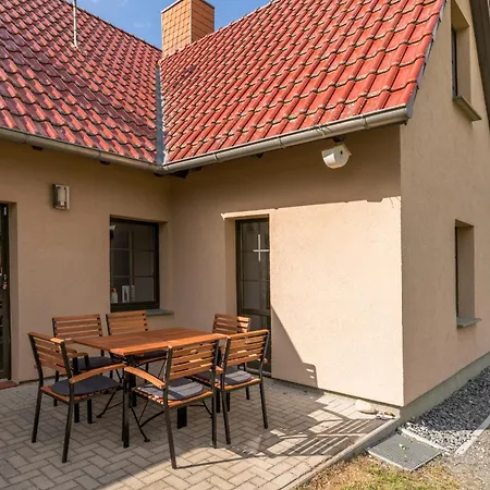 Wiesenquartier - Eingezaeuntes Grundstueck Und Platz Fuer 10 Personen 펜션 Penkow