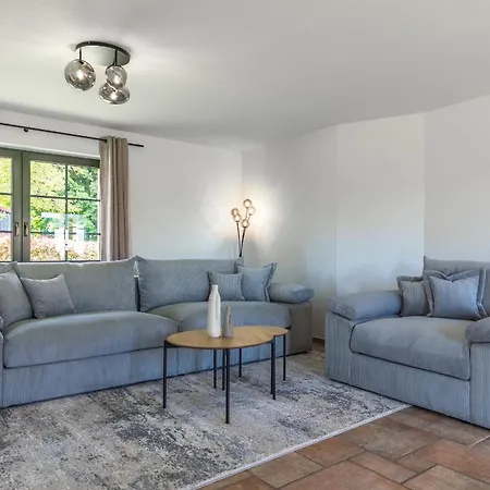 펜션 Wiesenquartier - Eingezaeuntes Grundstueck Und Platz Fuer 10 Personen Penkow